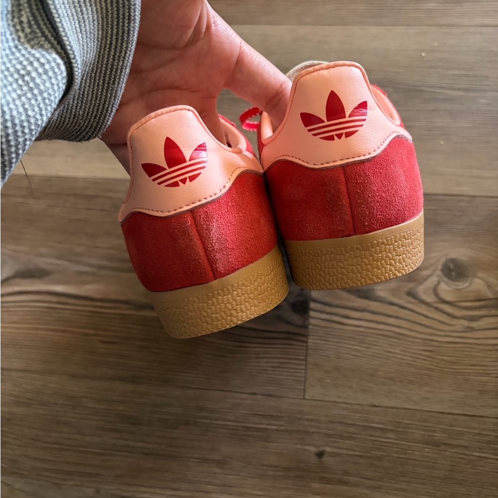adidas Originals Gazelle sneakers in red and pink - Picture 9 of 11